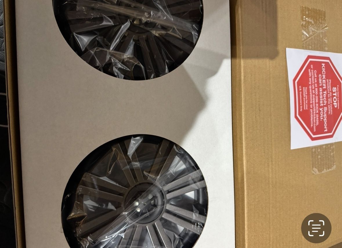 Speakers. Boat speakers. Kicker.