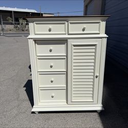 🎁BEAUTIFUL TALL CHEST DRESSER-SOLID WOOD-FITS SMALL SPACES-44” x 18” x 59”🎁