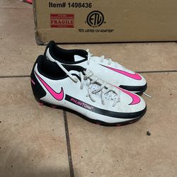 Girls Soccer Shoes