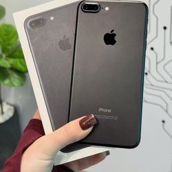 iPhone 7 plus 32GB Unlocked 