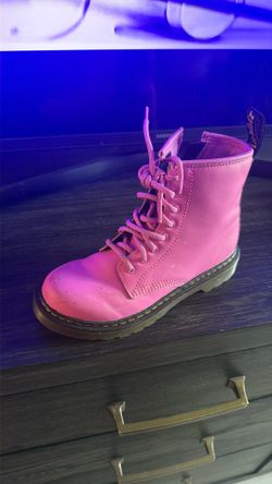 Dr Martens boots pink