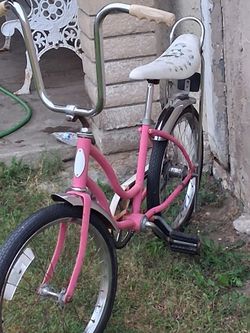 Vintage pink schwinn fair lady classic bicycle