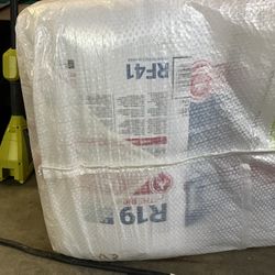 R19 Faced Insulation Batts. 23” Wide By 39.2’ Long. 6 Rolls