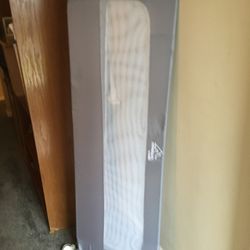 Homesafe by Summer Bedrail 4.5’ x 17” in Excellent Condition