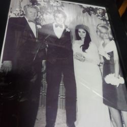 Wedding Picture Elvis