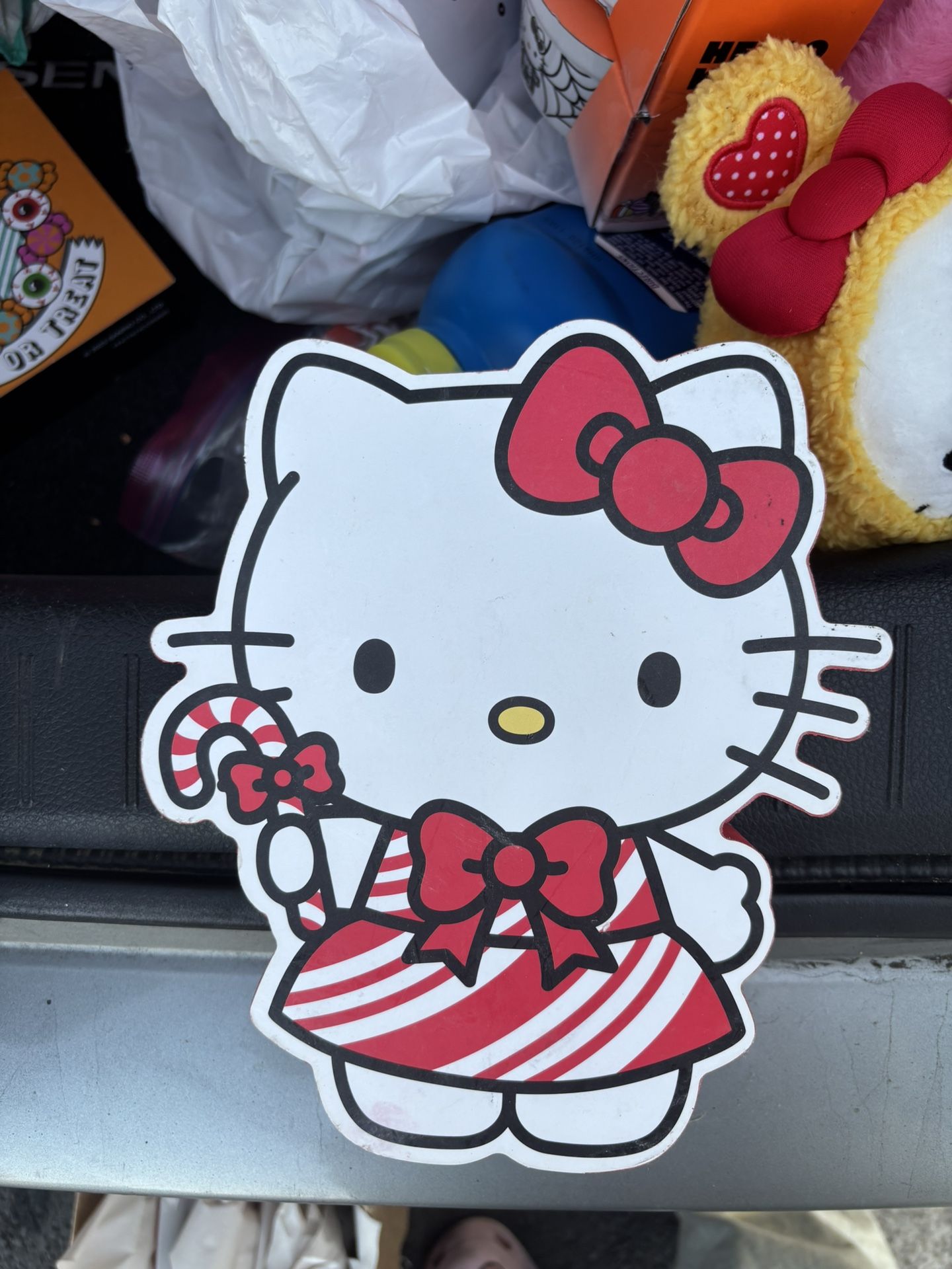 hello kitty wall decor