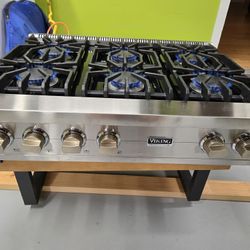 36” Viking Professional 5 Series; VGRT5366BSS Natural Gas 6 Burner Stove Range