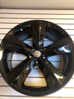OEM SRT8 wheels 20 inch, coming off dodge challenge SRT8, refurbished diamond black finish $975 for set of 4 20” rims.