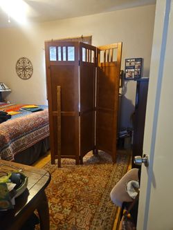Bazillion Wood Romom Divider