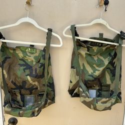 NEW WATERPROOF BDU CAMOUFLAGE BAG W HOOK & LOOP CLOSURE HUNTING BAG (2 Available @ $30 each)