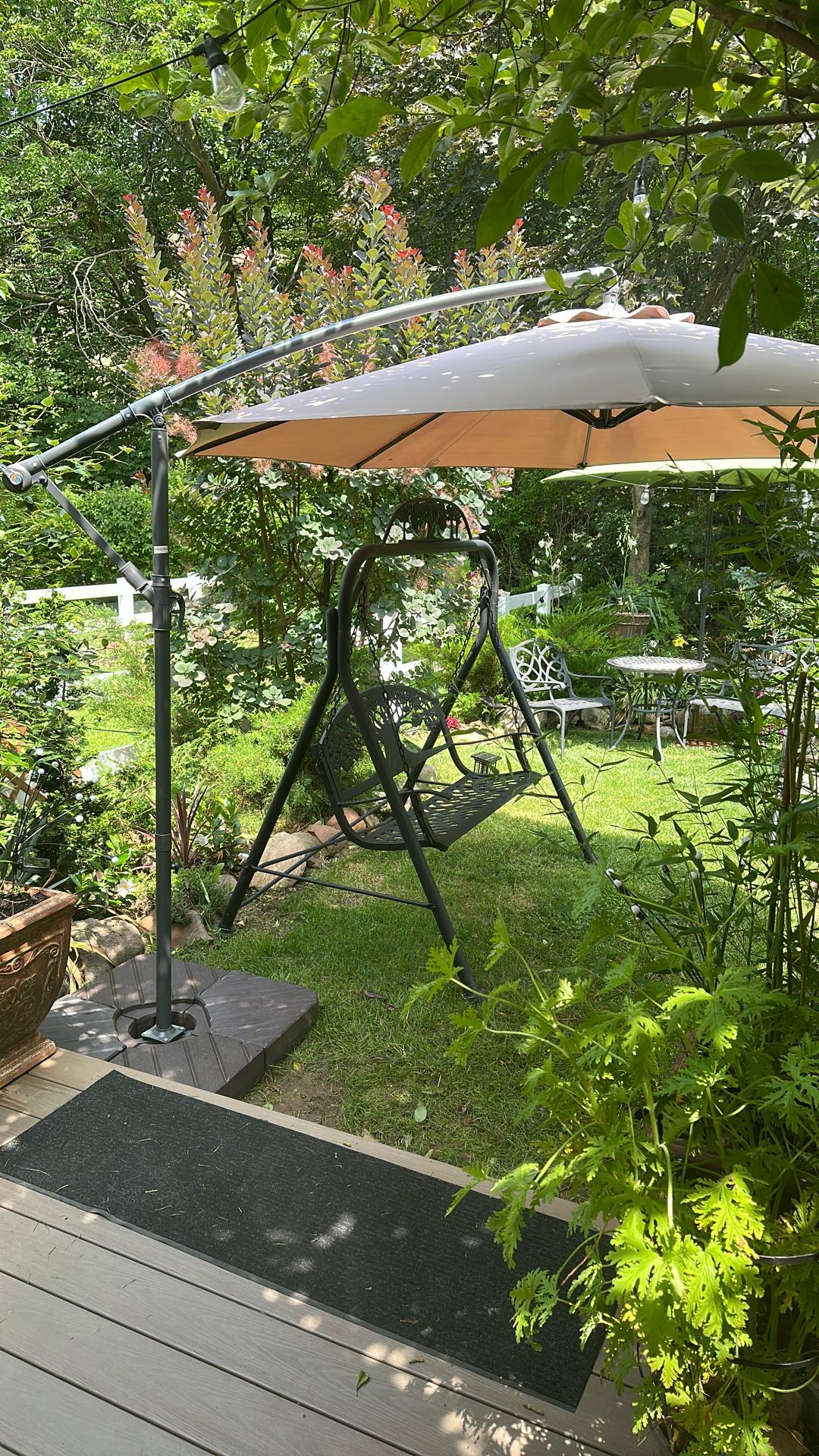 Outdoor Swing & 10ft Umbrella + Covers