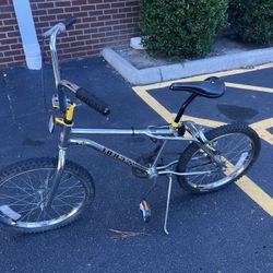 1985 Vintage Huffy Freestyle BMX Bicycle 
