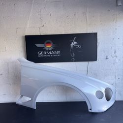  Bentley. Bentayga Rh Fender Oem