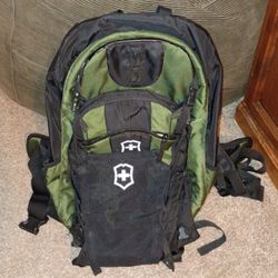 Swiss Army NTH 3200 Green Backpack