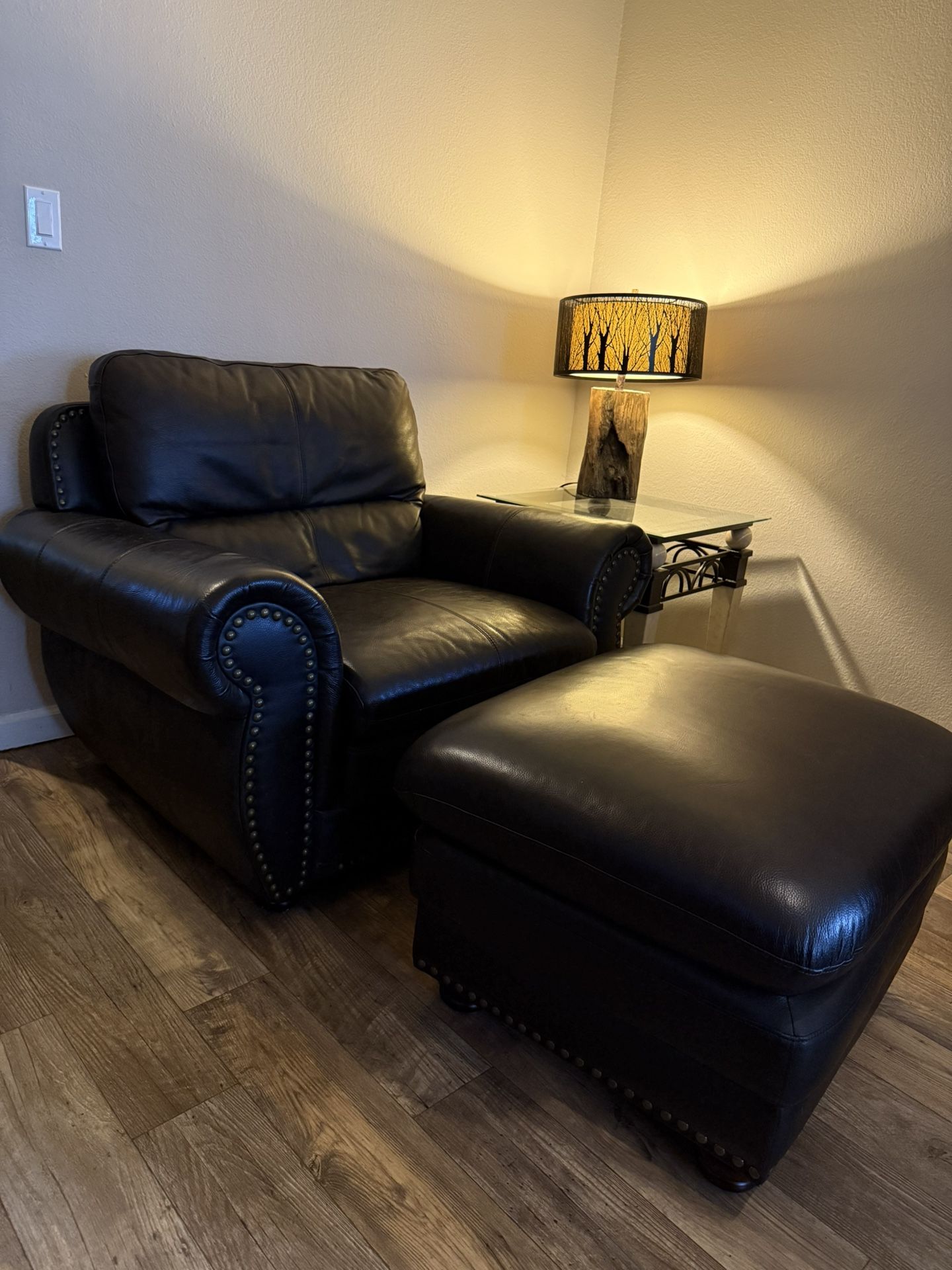 Leather Arm Chair w/ Ottoman