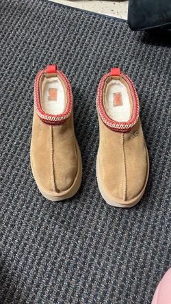 Ugg slippers Sz 10