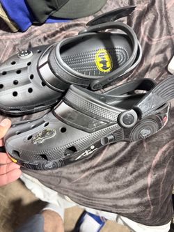 Men’s Batman winged crocs brand new size 9