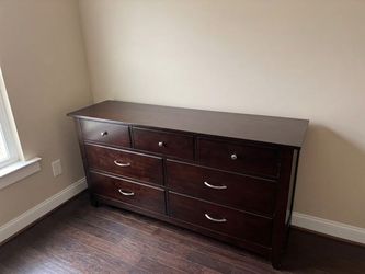 Solid Wood 7-Drawer Dresser + Nightstand Set (Haverty's) – $125