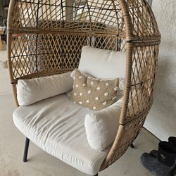 Egg chair