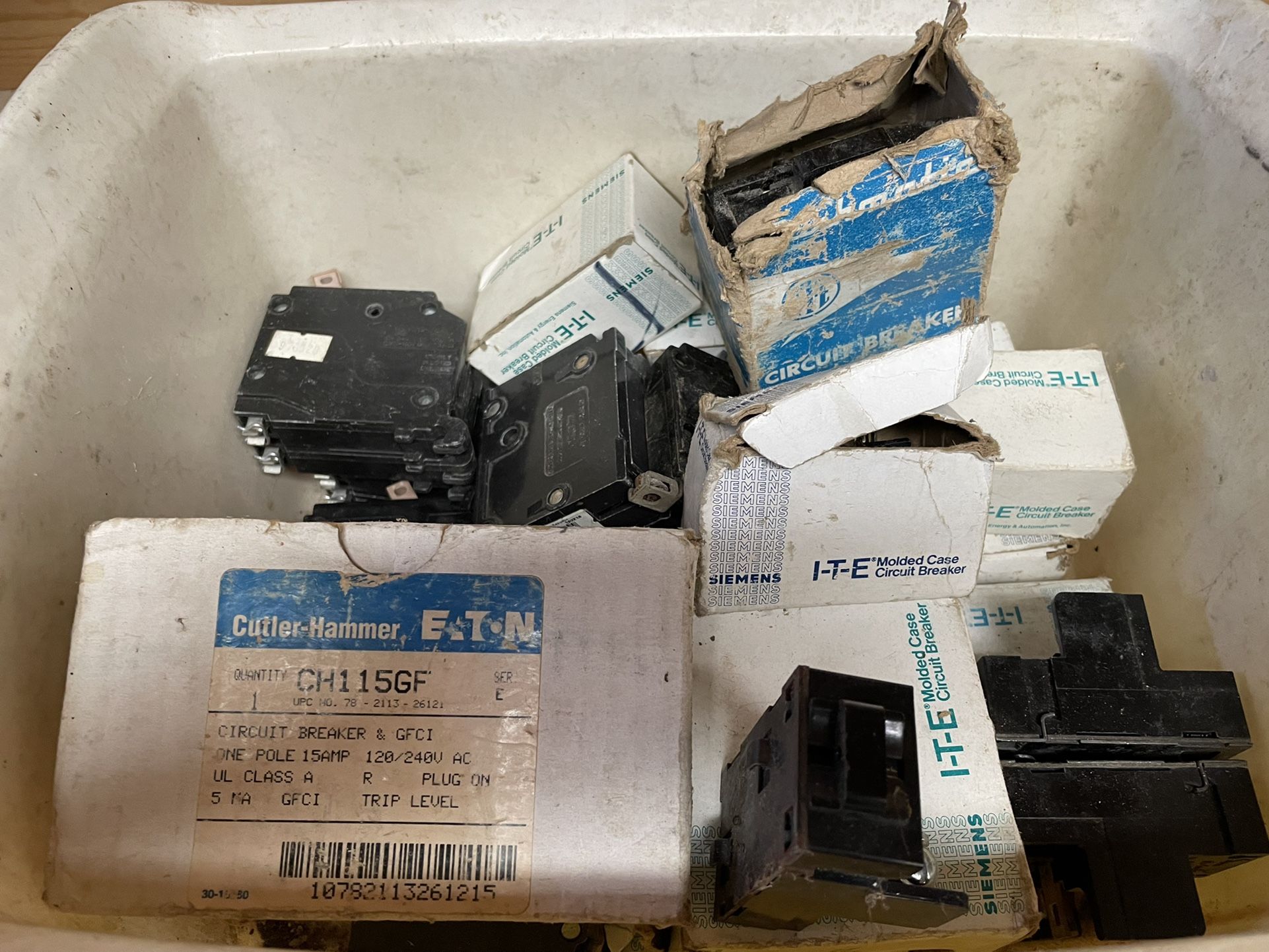 Wadsworth Circuit Breakers