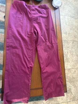 $10 BURGUNDY Scrubs 1 Top/ 2 bottoms (Medium)