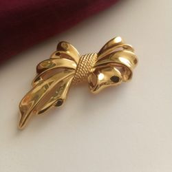 Valentine's Day  Special !! Napier Vintage Brooch