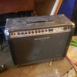 Behringer GX210 Guitar Amp