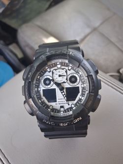 NICE G SHOCK WATCH JUST NEEDS A BATTERY