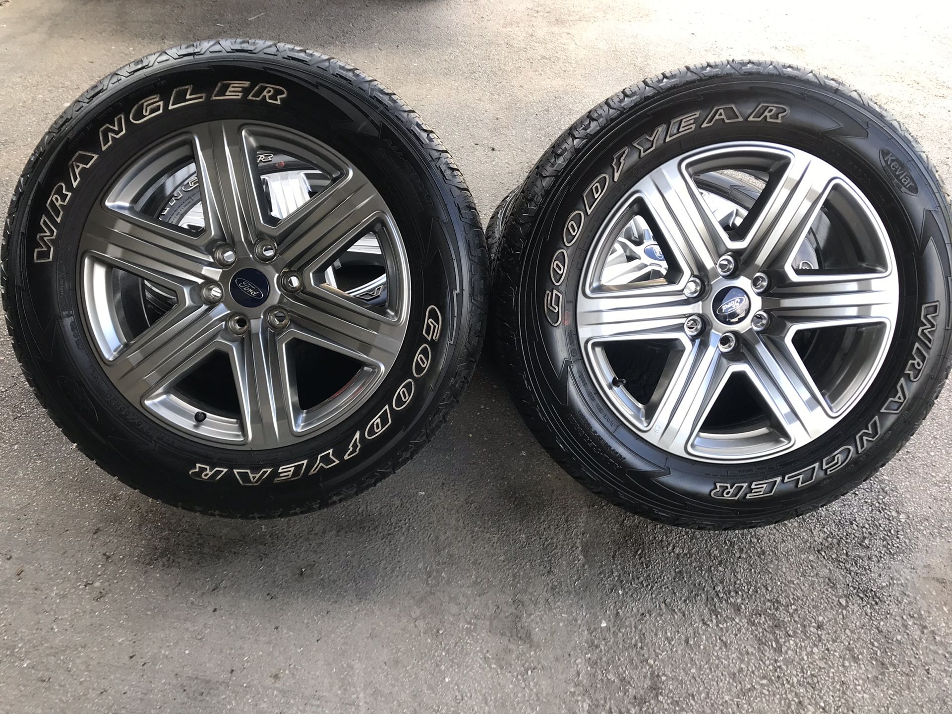 Brand new take offs ford f150 20 inch platinum wheels and Goodyear all