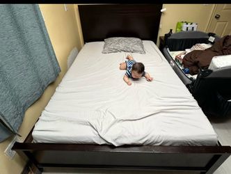 Full size bed