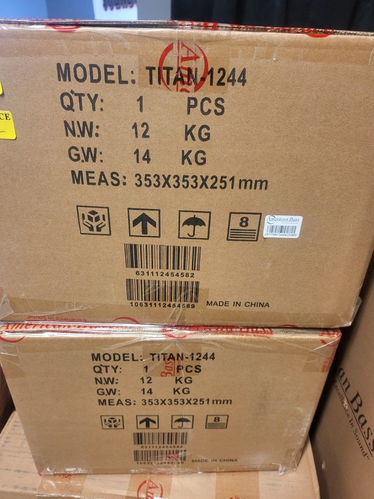 2 American Bass Titan 12s New
