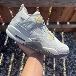 Jordan 4 Craft Photon Dust (Size 5Y, 5.5Y, 7Y, 10.5)