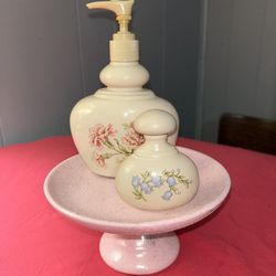 Vintage 1970 Avon Set