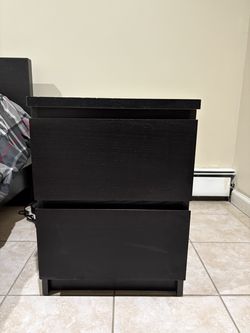 2-Drawer Nightstand