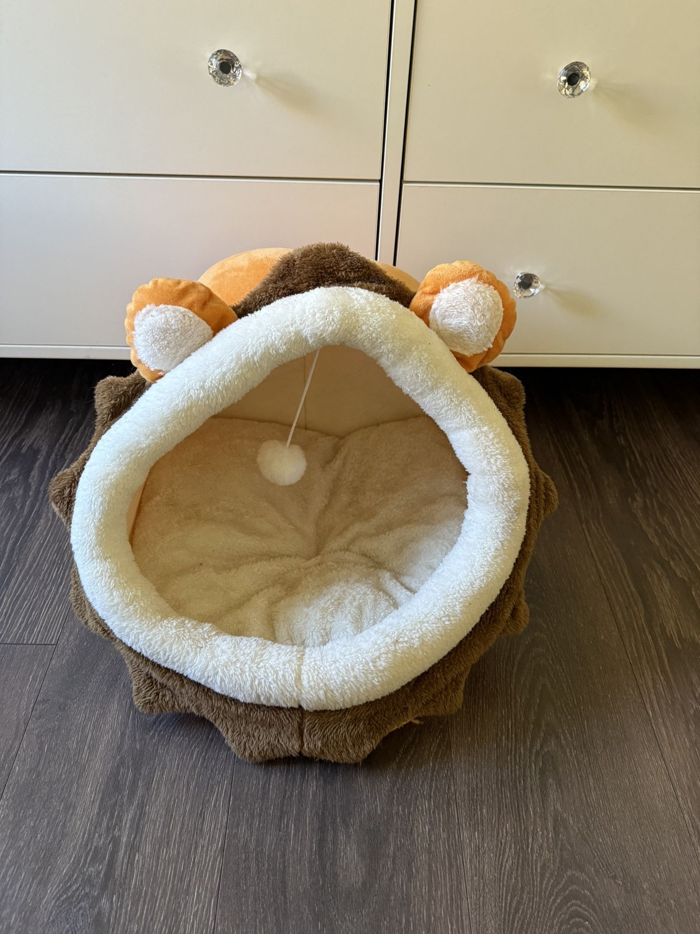 Lion Kitten Bed
