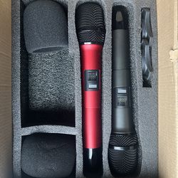 Wireless microphone set