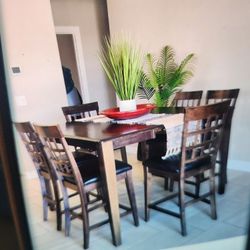 Dining Table With Built-in Leaf 54"×36//54"