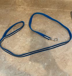 Dog leash – like new – 6 feet in length, three available, walks, Vet, puppy