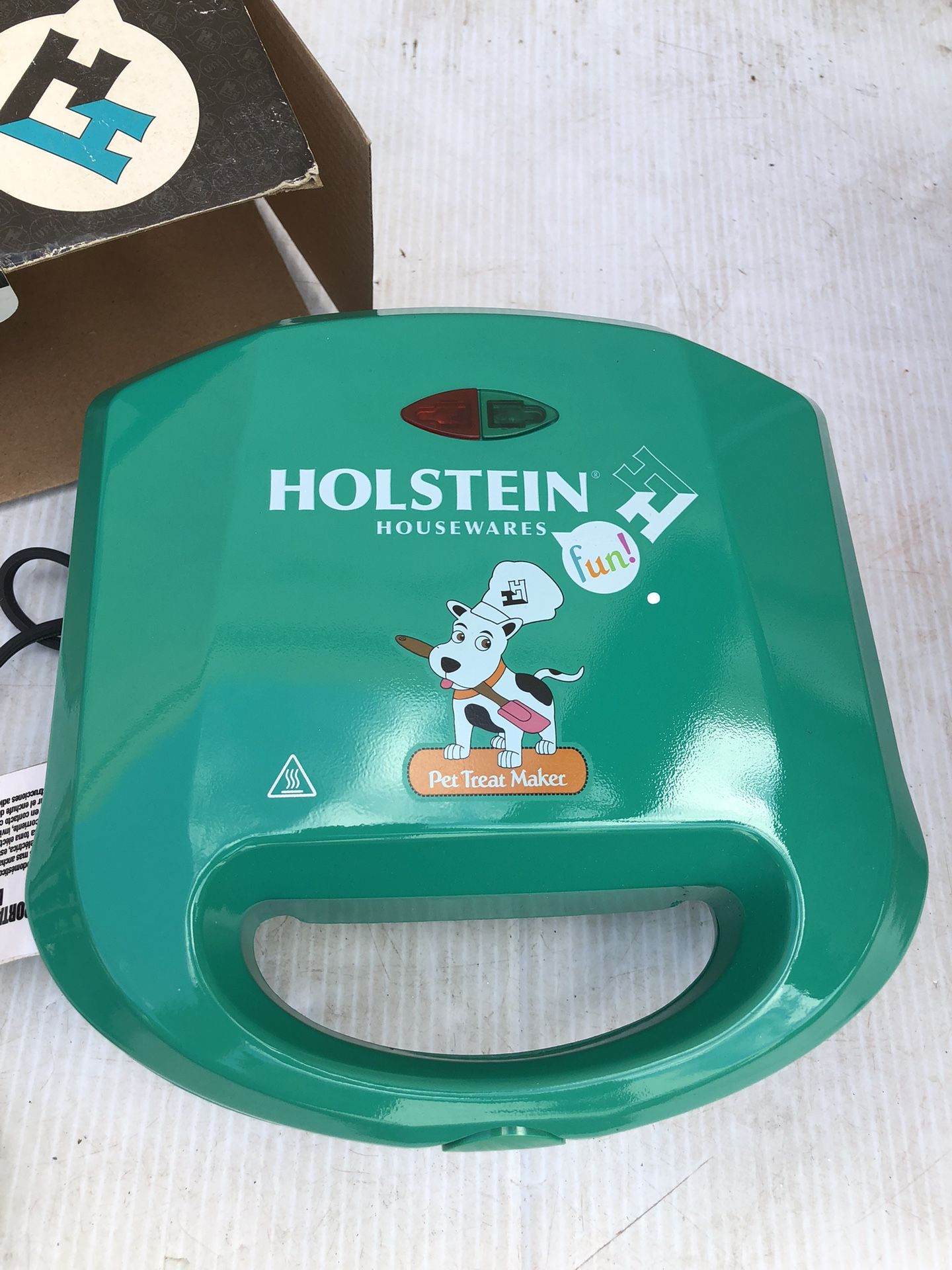 The Holstein Housewares Pet Treat Maker