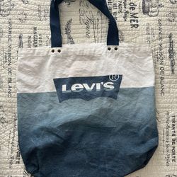 Levi’s Canvas Tote 