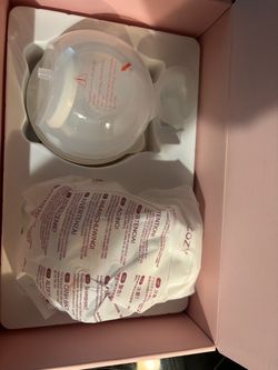 Momcozy wearable breast pump