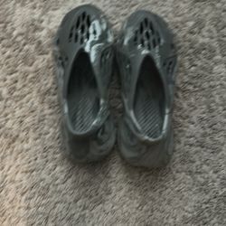 Adidas Foam Runnrs