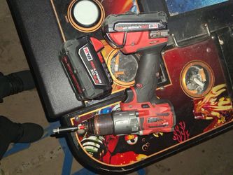 Milwaukee M18 hammer drill w/ 4ah and 2 ah batteries