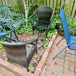 Set Of 2 Woven Style Outdoor Chairs 