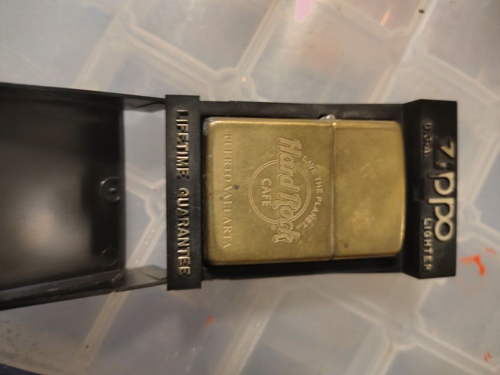 Zippo Lighter - HARD ROCK CAFE