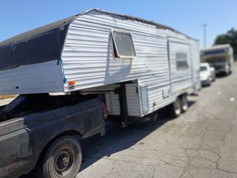 5th wheel trailer