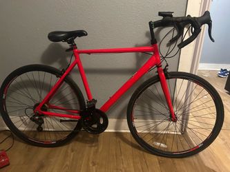 7speed bike (28”wheel size)