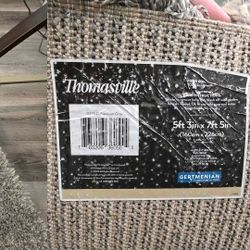 This Thomasville Rug Is  9X13 Rug 