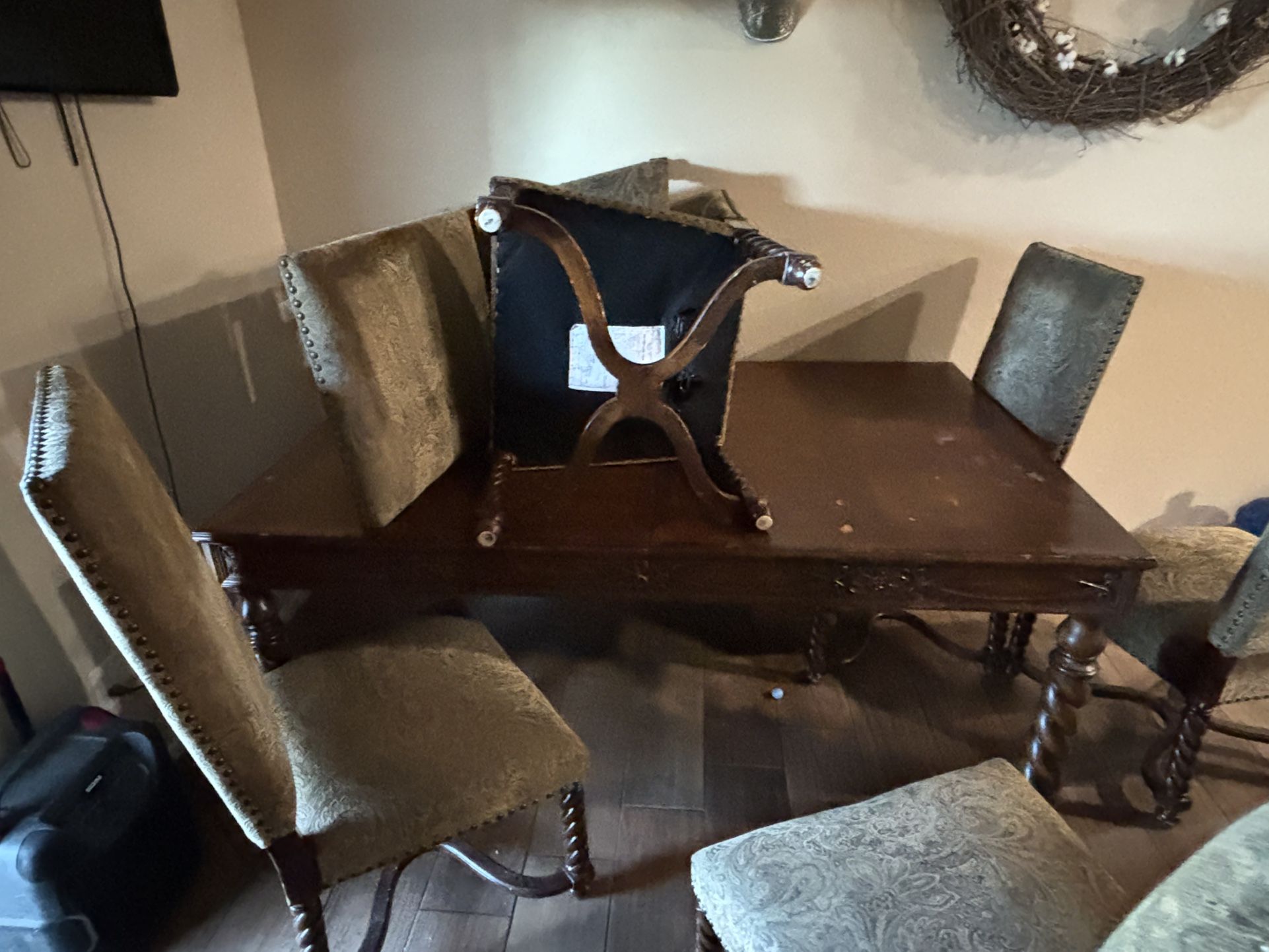 Dinning Table
