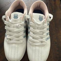 New Girls Shoes Size 3